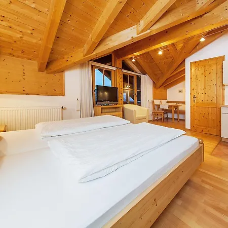 Gaestehaus Bergwinkl * 雷特温克尔