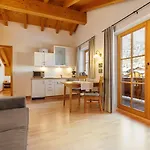 Апартаменты Gaestehaus Bergwinkl